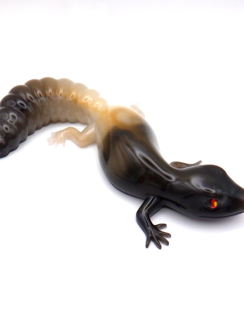 Handmade Resin Lizard - Picture 2 of 6